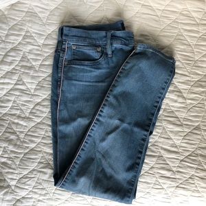 jcrew 10” high rise toothpick jean w pink piping